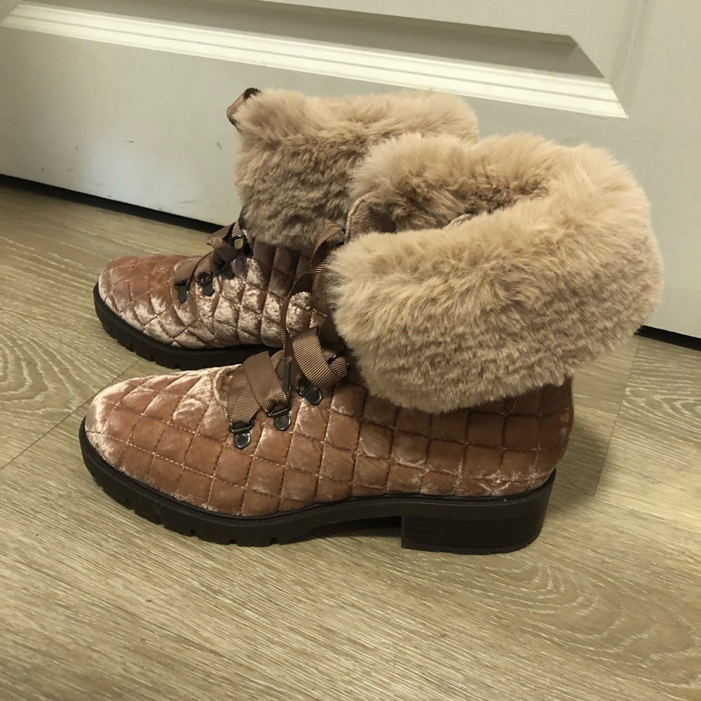 Isaac mizrahilivei ankle fur top boots size 8